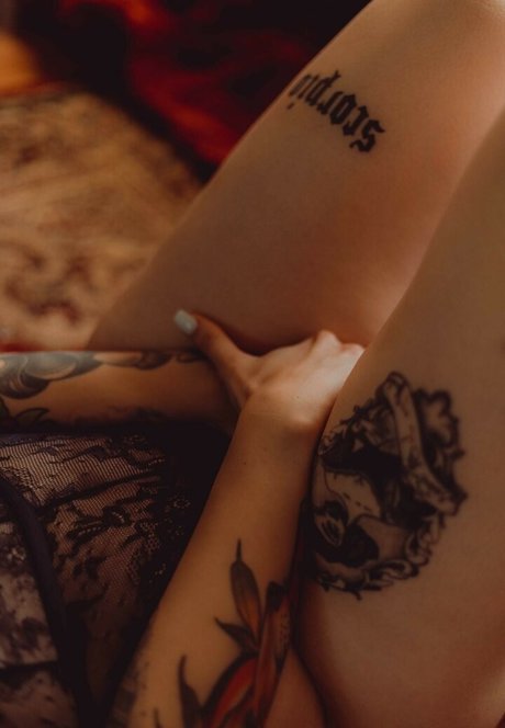 Naakte gelekte OnlyFans-foto van Thatsoraven95