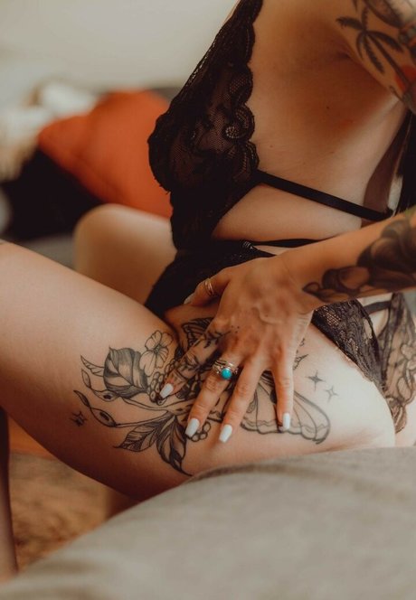 Naakte gelekte OnlyFans-foto van Thatsoraven95