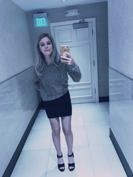 Naakte gelekte OnlyFans-foto van Ora Young