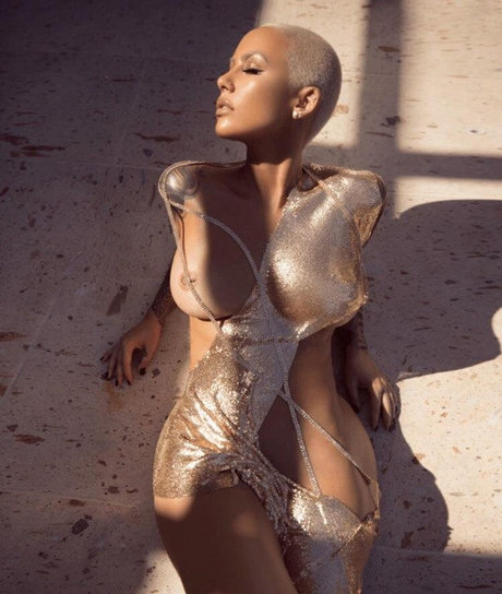 Amber rose