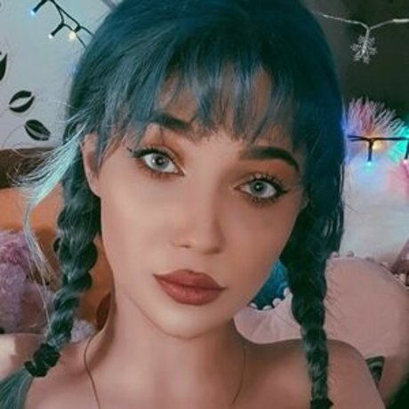 Naakte gelekte OnlyFans-foto van Avery Mia