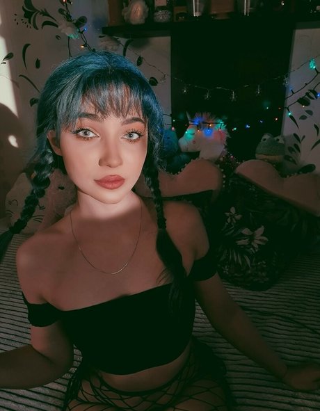Naakte gelekte OnlyFans-foto van Avery Mia