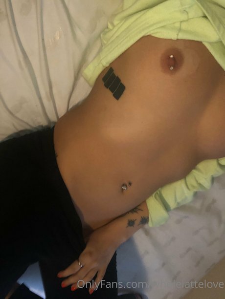 Naakte gelekte OnlyFans-foto van Alicia Bean
