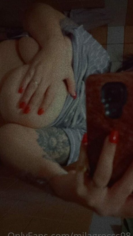 Naakte gelekte OnlyFans-foto van Mili