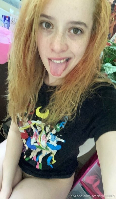 Naakte gelekte OnlyFans-foto van Scarlet Moon