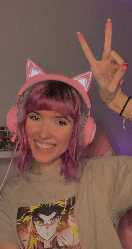 Naakte gelekte OnlyFans-foto van Strawberry Girl Kairi