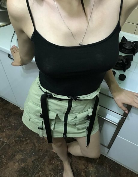 Naakte gelekte OnlyFans-foto van Sally Salisbury