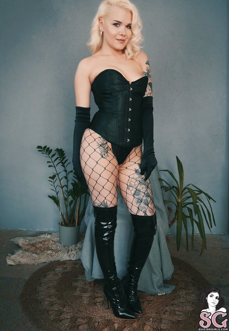 Naakte gelekte OnlyFans-foto van Marlenemoore