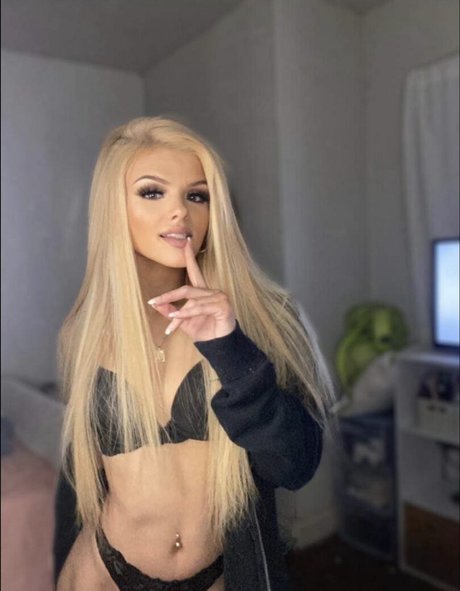 Naakte gelekte OnlyFans-foto van Taylor Marie