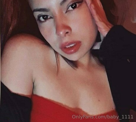 Naakte gelekte OnlyFans-foto van Evitabb