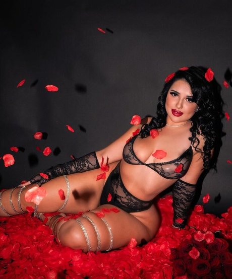Naakte gelekte OnlyFans-foto van Thicklilmama