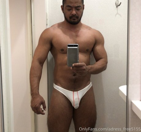 Naakte gelekte OnlyFans-foto van Adressfree5155