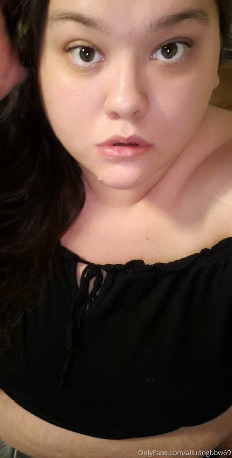 Naakte gelekte OnlyFans-foto van Alluringbbw69