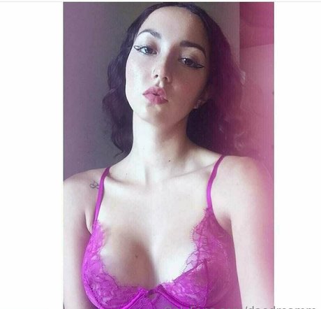 Naakte gelekte OnlyFans-foto van Daedreamm