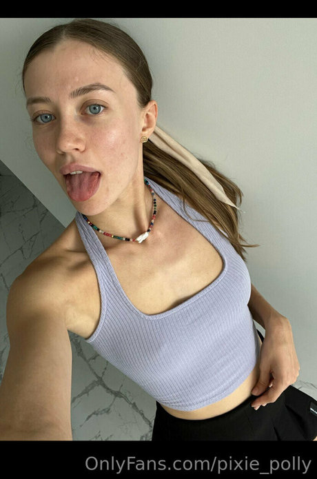 Naakte gelekte OnlyFans-foto van Pixiepolly