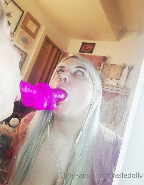 Naakte gelekte OnlyFans-foto van Chelledolly