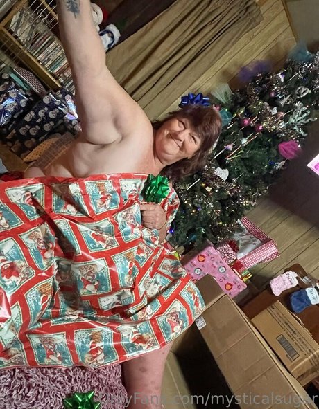Naakte gelekte OnlyFans-foto van Mysticalsugar