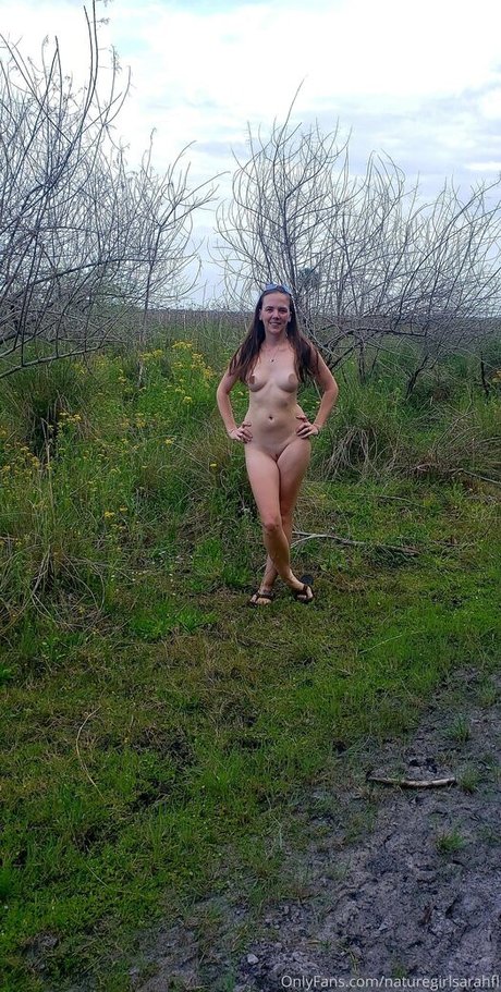 Naakte gelekte OnlyFans-foto van Naturegirlsarahfl