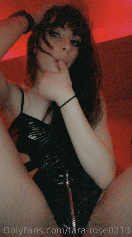 Naakte gelekte OnlyFans-foto van Tararose0213