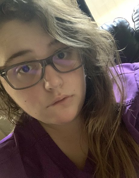 Naakte gelekte OnlyFans-foto van Chubbybabes
