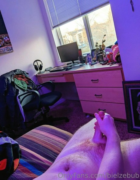 Naakte gelekte OnlyFans-foto van Bielzebub