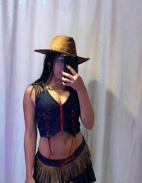 Naakte gelekte OnlyFans-foto van Briiblanco