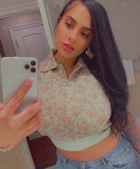 Naakte gelekte OnlyFans-foto van Brasi Quinzel