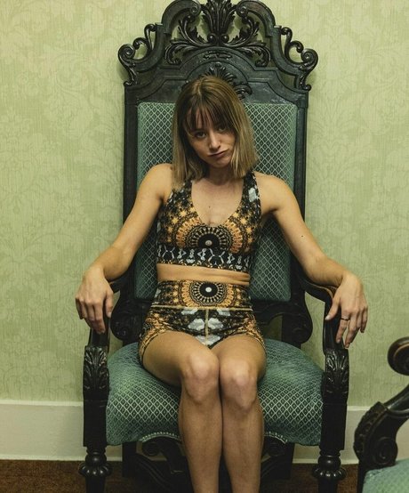Naakte gelekte OnlyFans-foto van Billie Webb