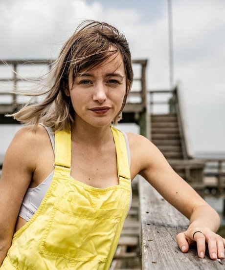 Naakte gelekte OnlyFans-foto van Billie Webb