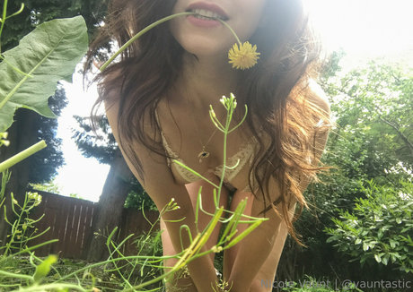 Naakte gelekte OnlyFans-foto van Vauntastic