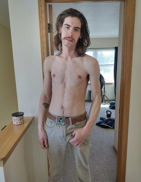 Naakte gelekte OnlyFans-foto van Shreddingskinn