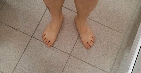 Naakte gelekte OnlyFans-foto van Viktorbad