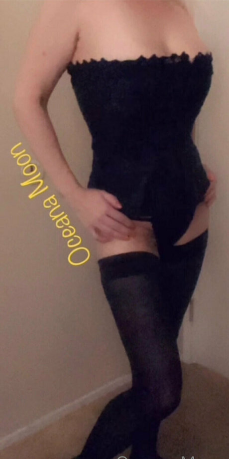 Naakte gelekte OnlyFans-foto van Oceanamoonfreepass