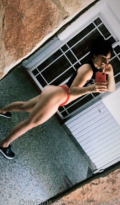 Naakte gelekte OnlyFans-foto van Octaviasex21