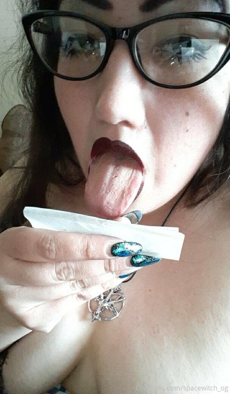 Naakte gelekte OnlyFans-foto van Spacevvitch666