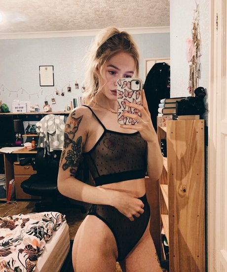 Naakte gelekte OnlyFans-foto van Queengem