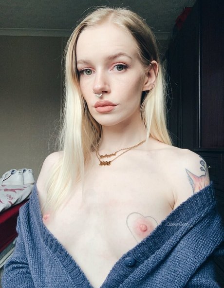 Naakte gelekte OnlyFans-foto van Queengem