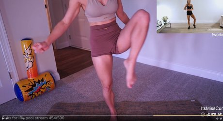 Naakte gelekte OnlyFans-foto van Itsmisscurly
