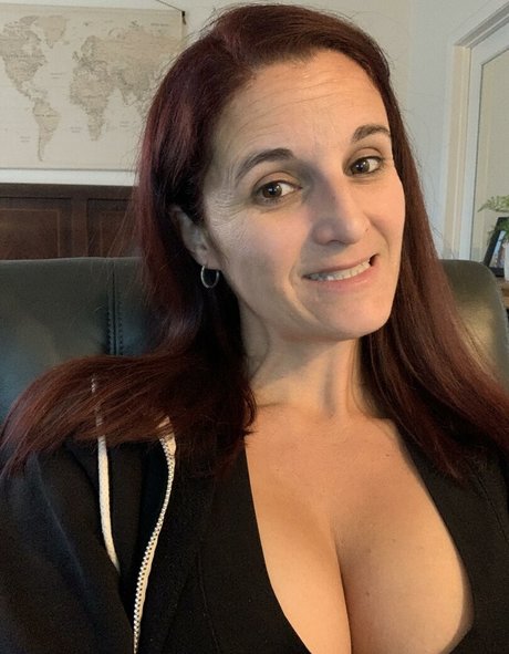 Naakte gelekte OnlyFans-foto van Mrs Badass