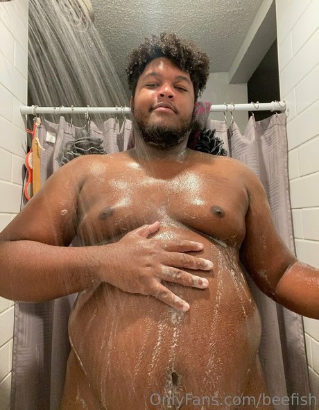 Naakte gelekte OnlyFans-foto van Beefish