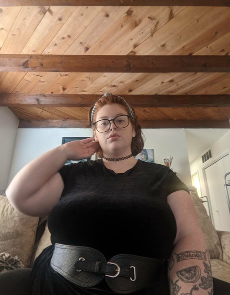 Naakte gelekte OnlyFans-foto van Belthaneb