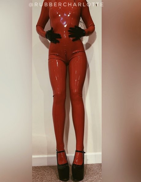 Naakte gelekte OnlyFans-foto van Latex Fetish