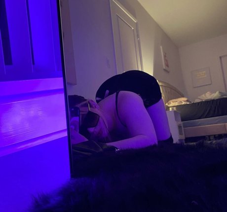 Naakte gelekte OnlyFans-foto van Valencia