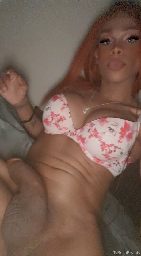 Naakte gelekte OnlyFans-foto van Tsbellabeauty