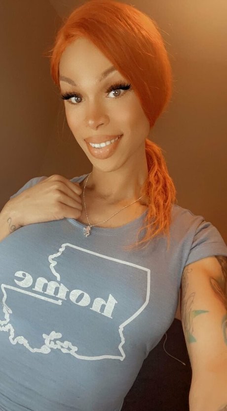 Naakte gelekte OnlyFans-foto van Tsbellabeauty