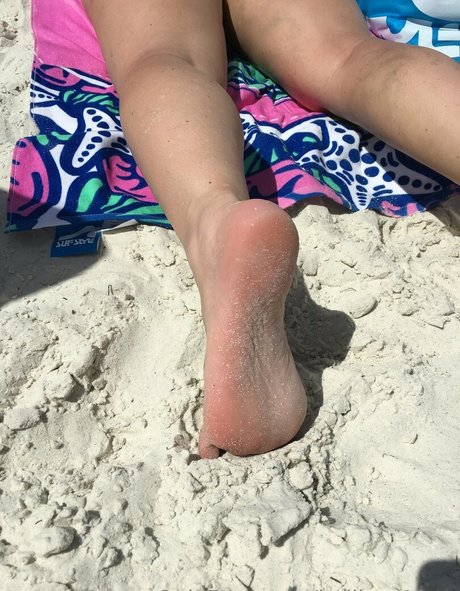 Naakte gelekte OnlyFans-foto van Holliess1free