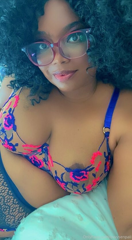 Naakte gelekte OnlyFans-foto van Ohlivvynoir