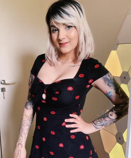 Naakte gelekte OnlyFans-foto van Riyuuka