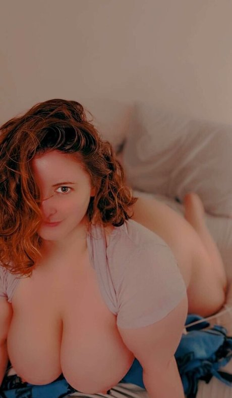 Naakte gelekte OnlyFans-foto van Lucylou