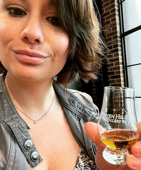 Naakte gelekte OnlyFans-foto van Lillybehave